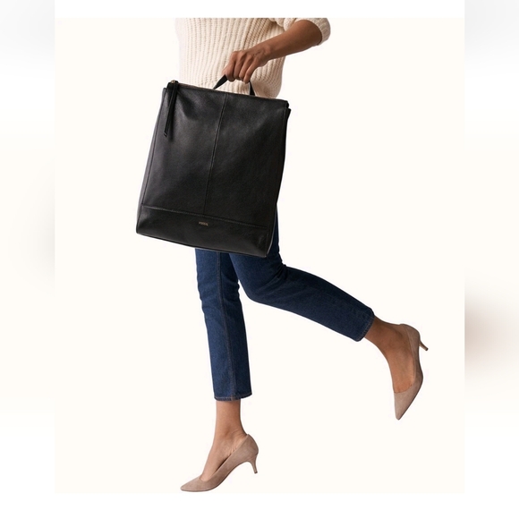 NWT Fossil Elina Large Convertible Backpack Black Leather SHB2976001 NWT $330 FS - Picture 3 of 3